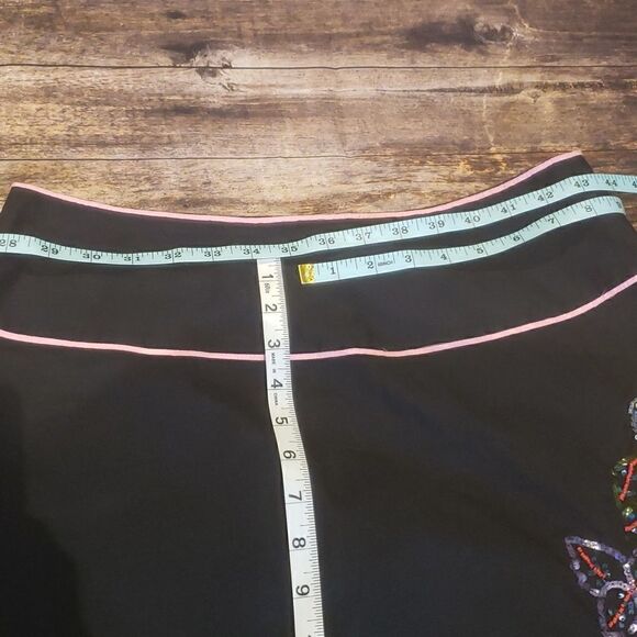 Black circle skirt with sequin embellishments size 12 - Picture 6 of 10